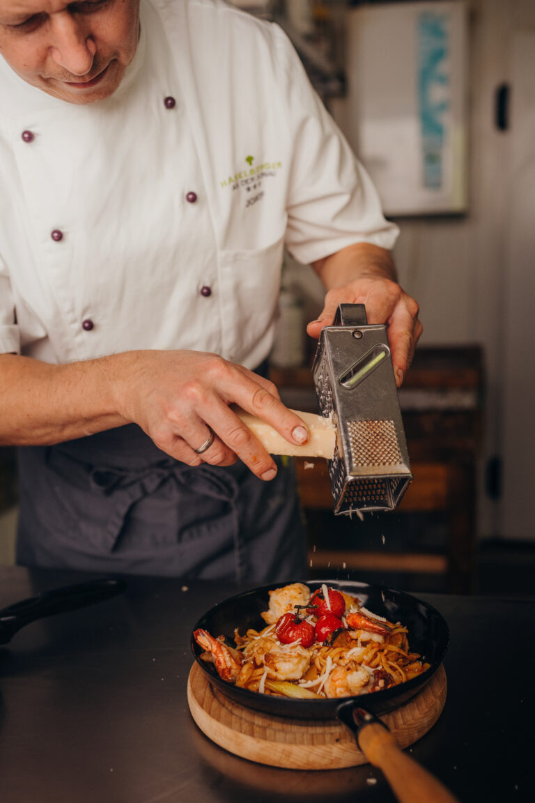 Nudelpfanne mit Parmesan